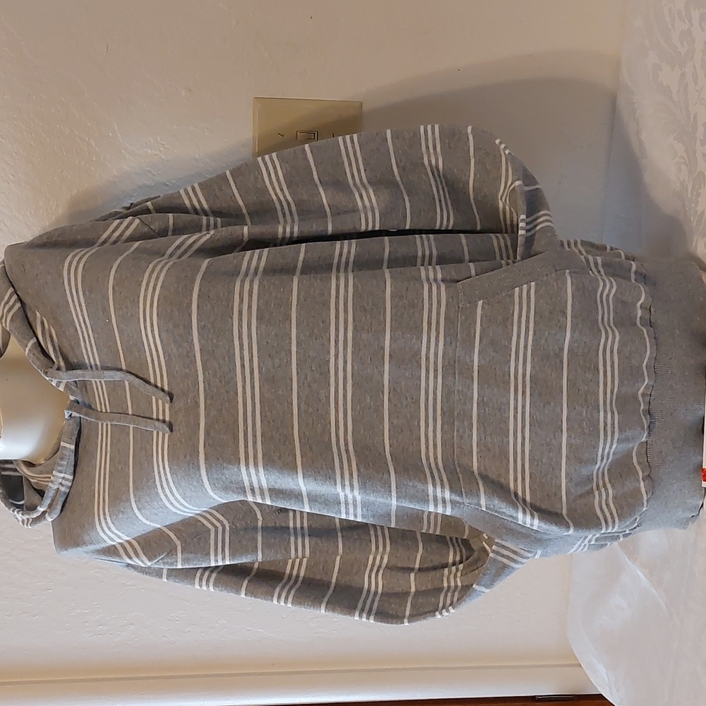 Hawker Rye long sleeve sweatshirt. Grey&white stripe, size L. Pre-owned like new